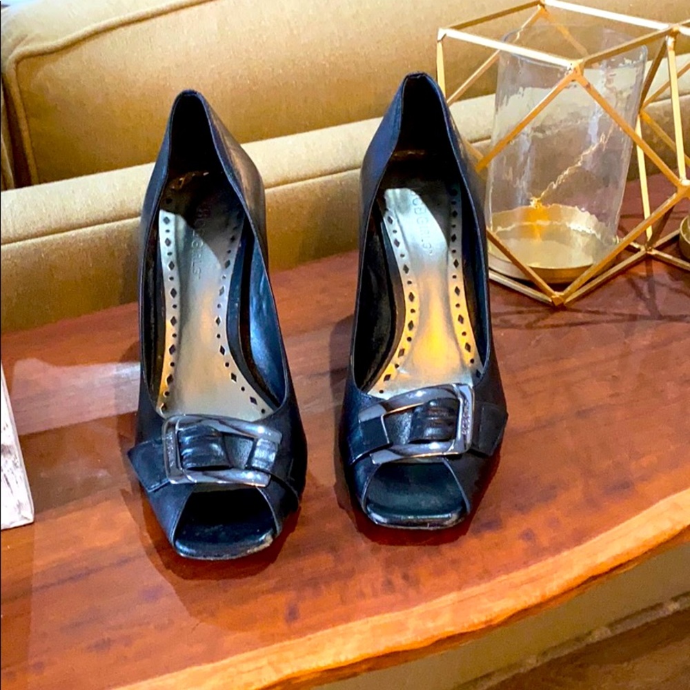 BCBG pumps size 9